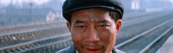 在1990年，导演邀请李雪健来扮演焦裕禄。然而，焦裕禄的妻子听到这个消息后，立刻