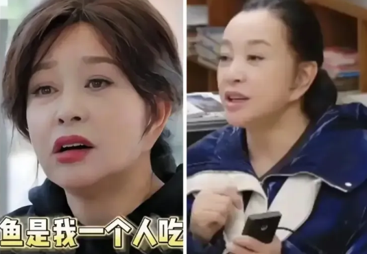 被李小冉骂了十分钟的刘晓庆，却在巴黎的街头被老戏骨宠成了小公主！
70岁唐国强挽