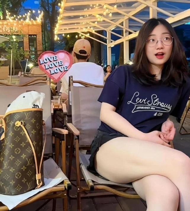 微胖的天花板