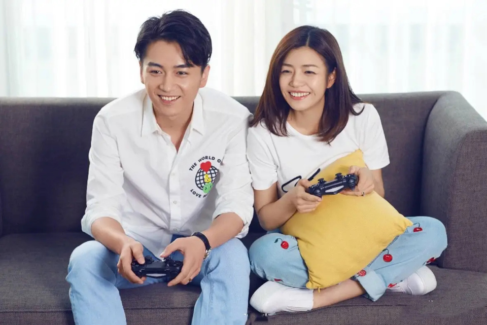 陈晓陈妍希宣布离婚，“父母合伙人” 模式开启
