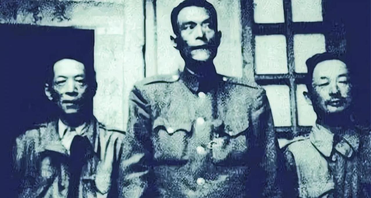 1950年1月22日，蒋军师长孙进贤为了逃命，把元江大桥炸毁了。随后逃来的国民党