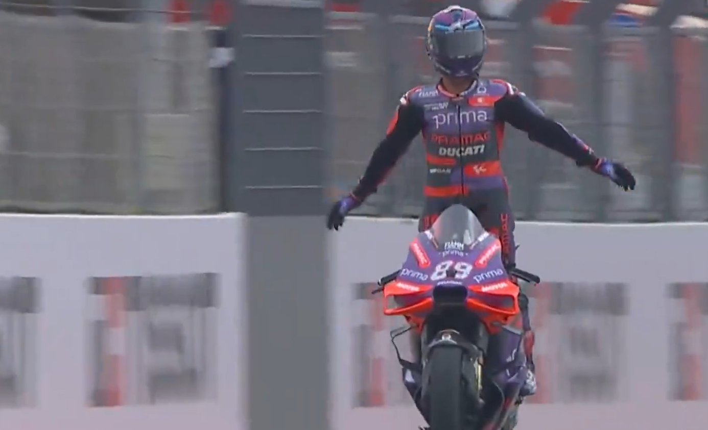 C罗的影响力！车手夺冠后模仿siu庆祝，穆里尼奥观战摇旗

MotoGP葡萄牙大