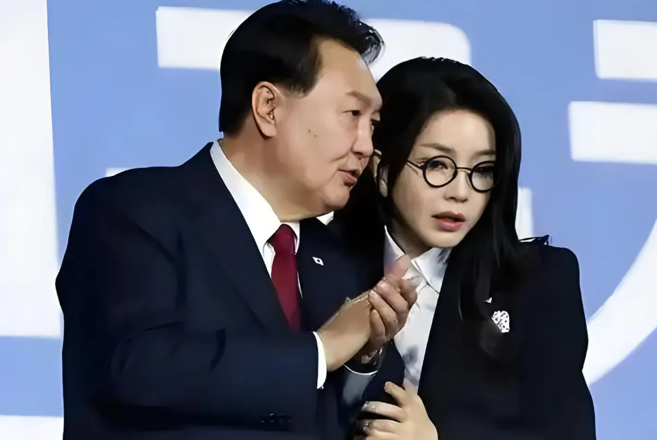 韩国法院：驳回，尹锡悦48小时回家的愿望落空了！

尹锡悦被逮捕后，他的律师团队