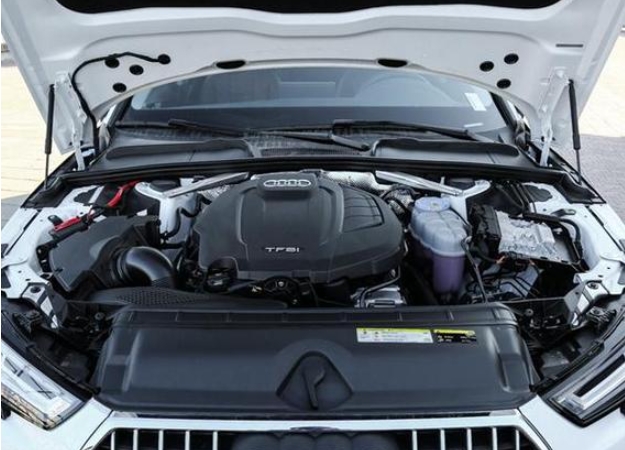 
在新能源车大行其道的今天，普通老百姓能开上的最好内燃机车辆，就是三代半ea88