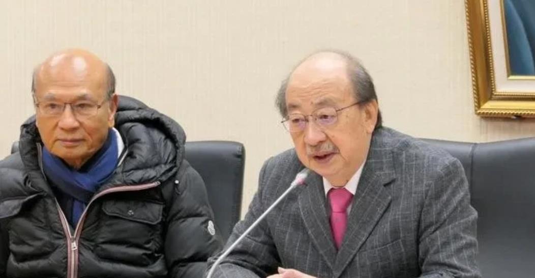 民进党团总召柯建铭今天宣布，将对国民党发起大罢免，共有三罢：第一罢，是要罢免国民