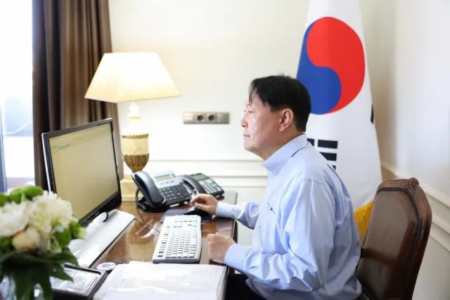 尹锡悦临危不乱，继续行使自己的总统权力
