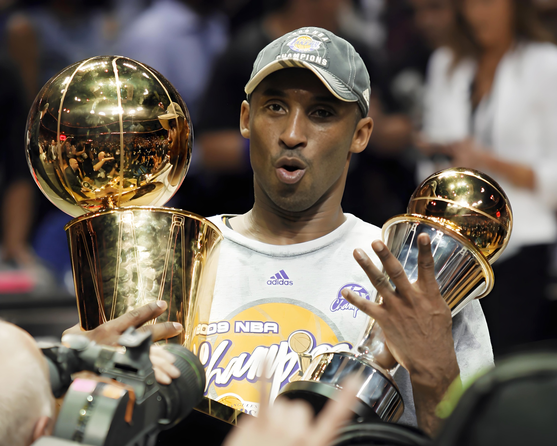 科比不服就干的勇气，是我喜欢他的原因--名宿威尔金
前NBA名宿威尔金斯，做客播