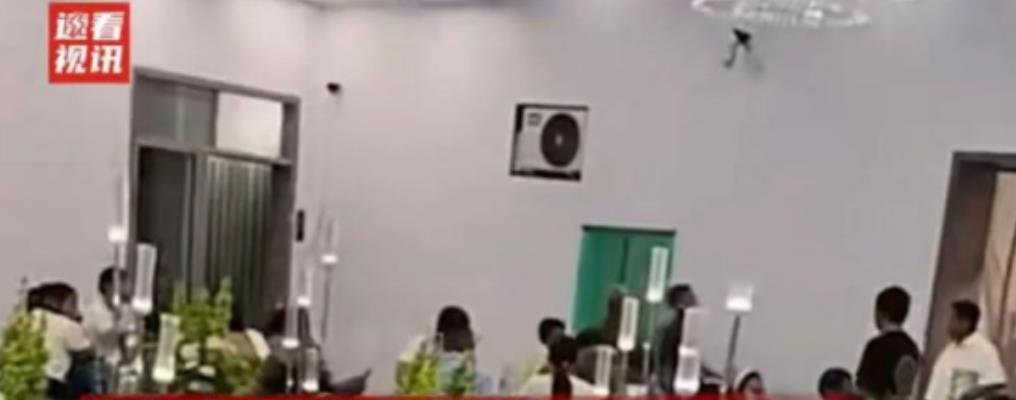 “干的漂亮！”2024年河南，男子婚礼当天，新娘突然要50000元上车礼，男方一