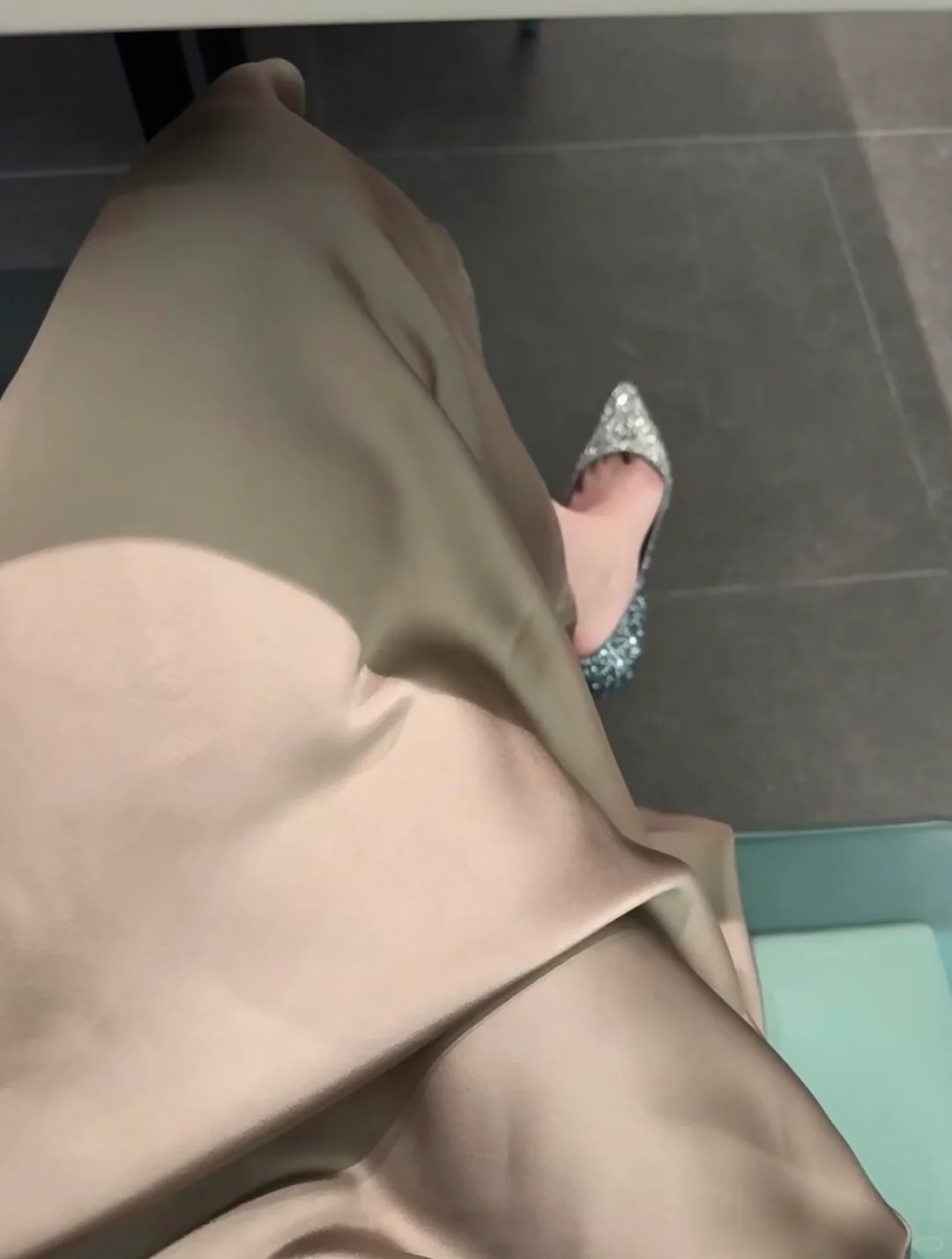 都想做曹贼吗？
已婚的都装单身，那我们这些单身的装什么呀？
