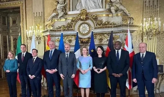 美丽国一甩手放弃乌克兰，欧盟这边就彻 底慌了神！这不英法德等六国赶紧发表联合声明