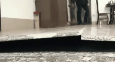 师傅贴瓷砖，贴成这样，我都不想给工资了