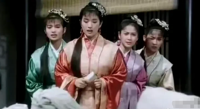 当年我就是这样被导演带偏了审美。明明秋香是4个人里最丑的一个，唐伯虎却一脸惊为天