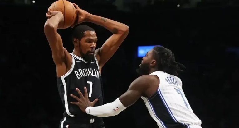 为什么从前的NBA球队不投这么多三分球？

很多人分析了很多，其实没说到点子上，