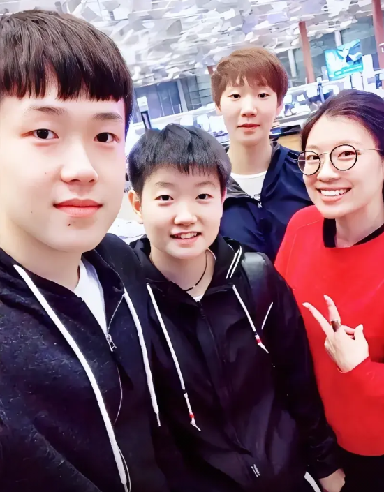 突然意识到了一个严重的问题！如果你看过王曼昱和孙颖莎的比赛，你就不难发现，现场呼