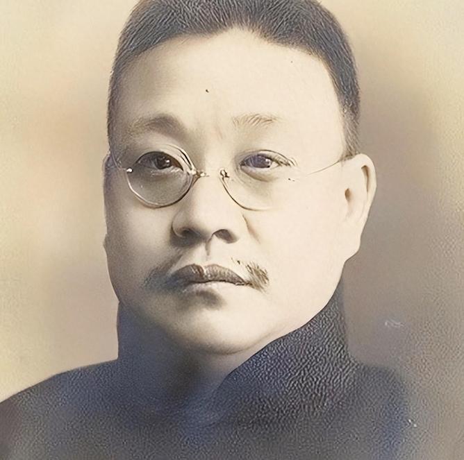他本是状元，慈禧嫌弃他的姓氏便将其划掉，不料最后却推翻了清朝。却又将江山和宋美龄