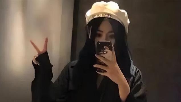 辽宁18岁少年深陷网恋，请快递员鉴定女友颜值，开门后小哥崩溃了