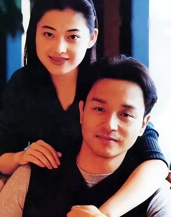 张国荣让梅婷到他的房间里