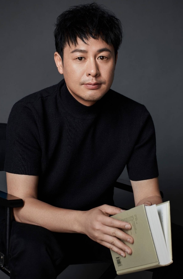 演员，张颂文说，有一次我在剧组，问道具“云吞”买了没，他说没有。我特好奇，不应该