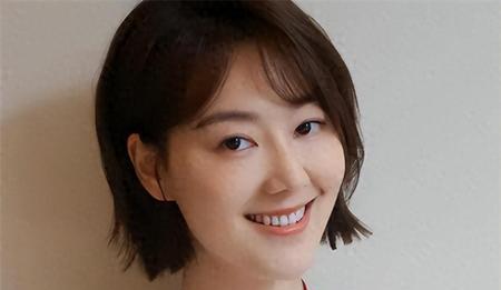 王冠：央视巅峰跌落，谣言中重生，她的故事比剧本还精彩！
哎，说起来王冠，大家肯定
