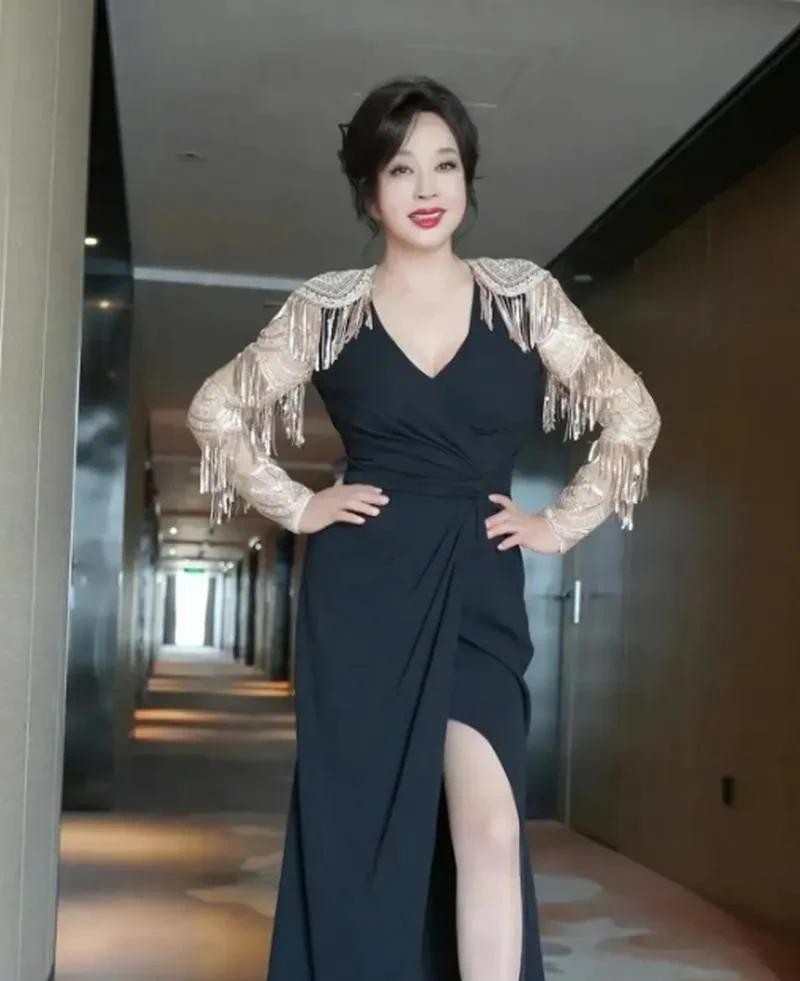 刘晓庆魅力大 三点原因很关键

                        