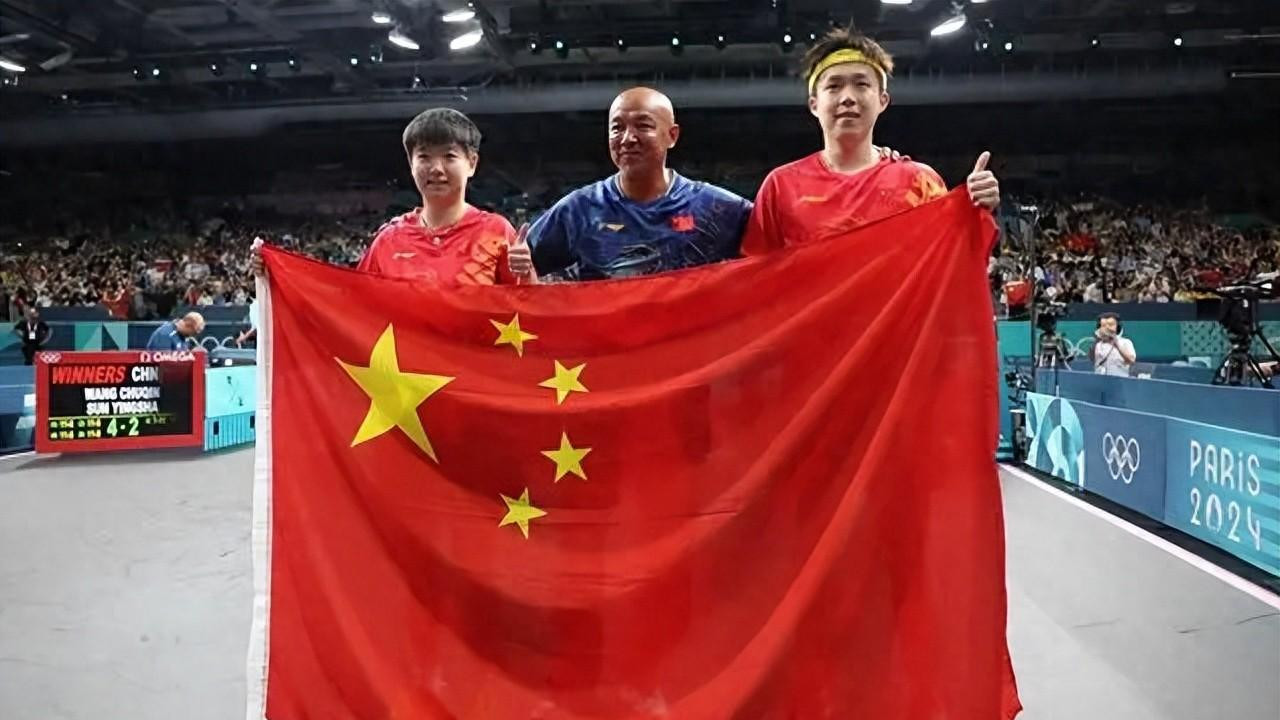 奥运会莎头夺冠欢乐多！王楚钦严肃回应如何庆祝，孙颖莎已读乱回