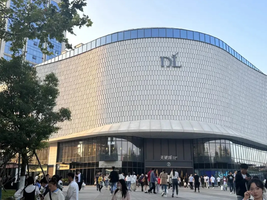 胖东来为什么干到这么牛？我去河南旅游的时候去胖东来买东西，还真注意到不一样的一些