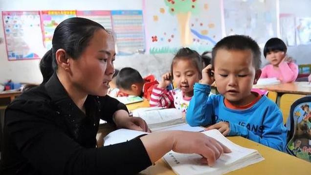 郜艳敏：被拐卖后回娘家遭嫌，成教师被评感动人物，却遭村民指责