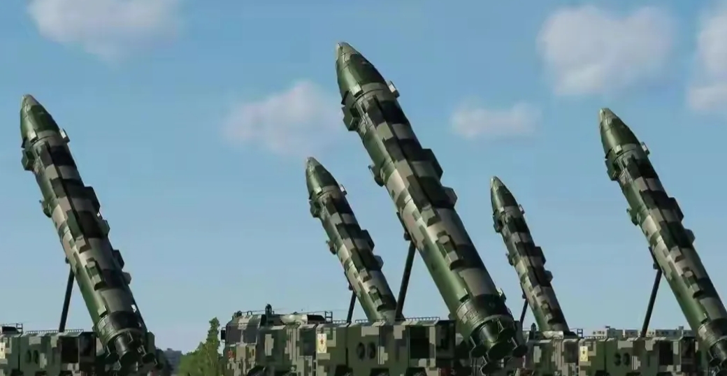 44年后中国再射DF洲际导弹。

DF41可是镇国神器！因为它可携带10枚核弹头