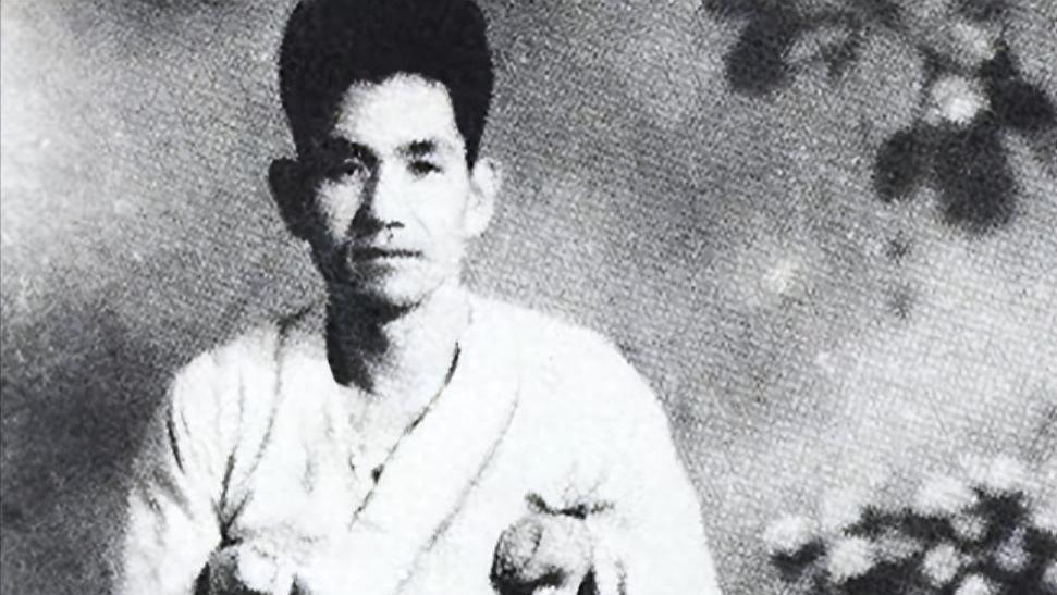 神枪手王凤麟被日军包围，只剩一颗子弹，打汉奸还日本军官？