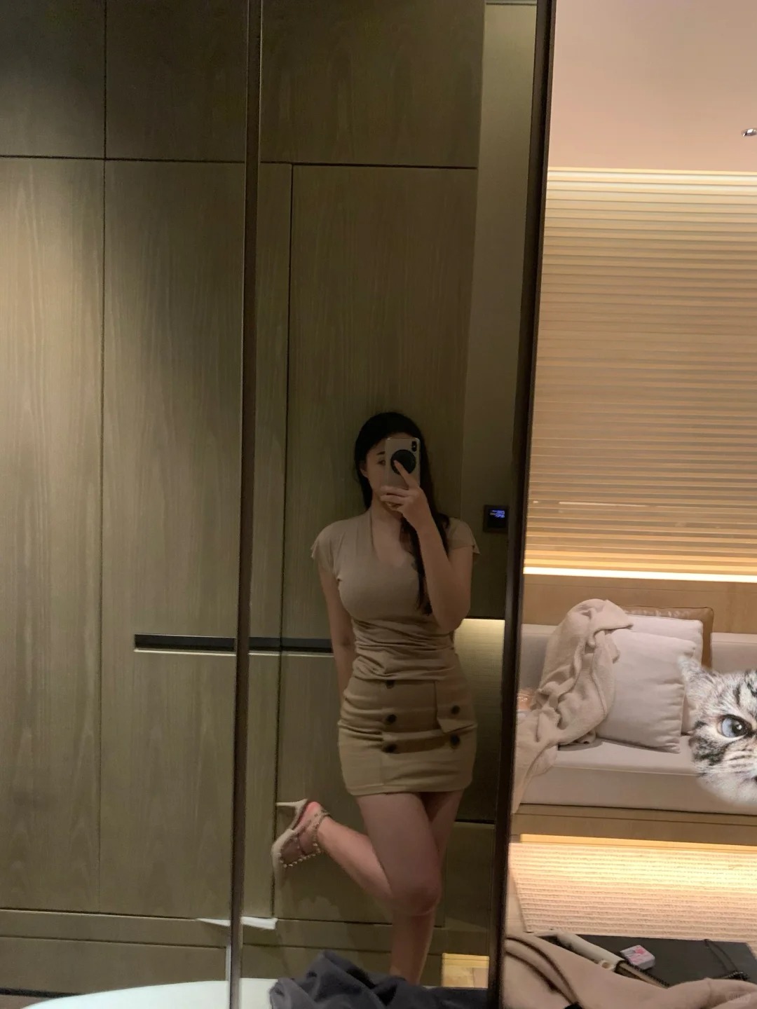 今天走韩系姐姐风☺️
忽略我们乱糟糟的房间哈哈哈哈