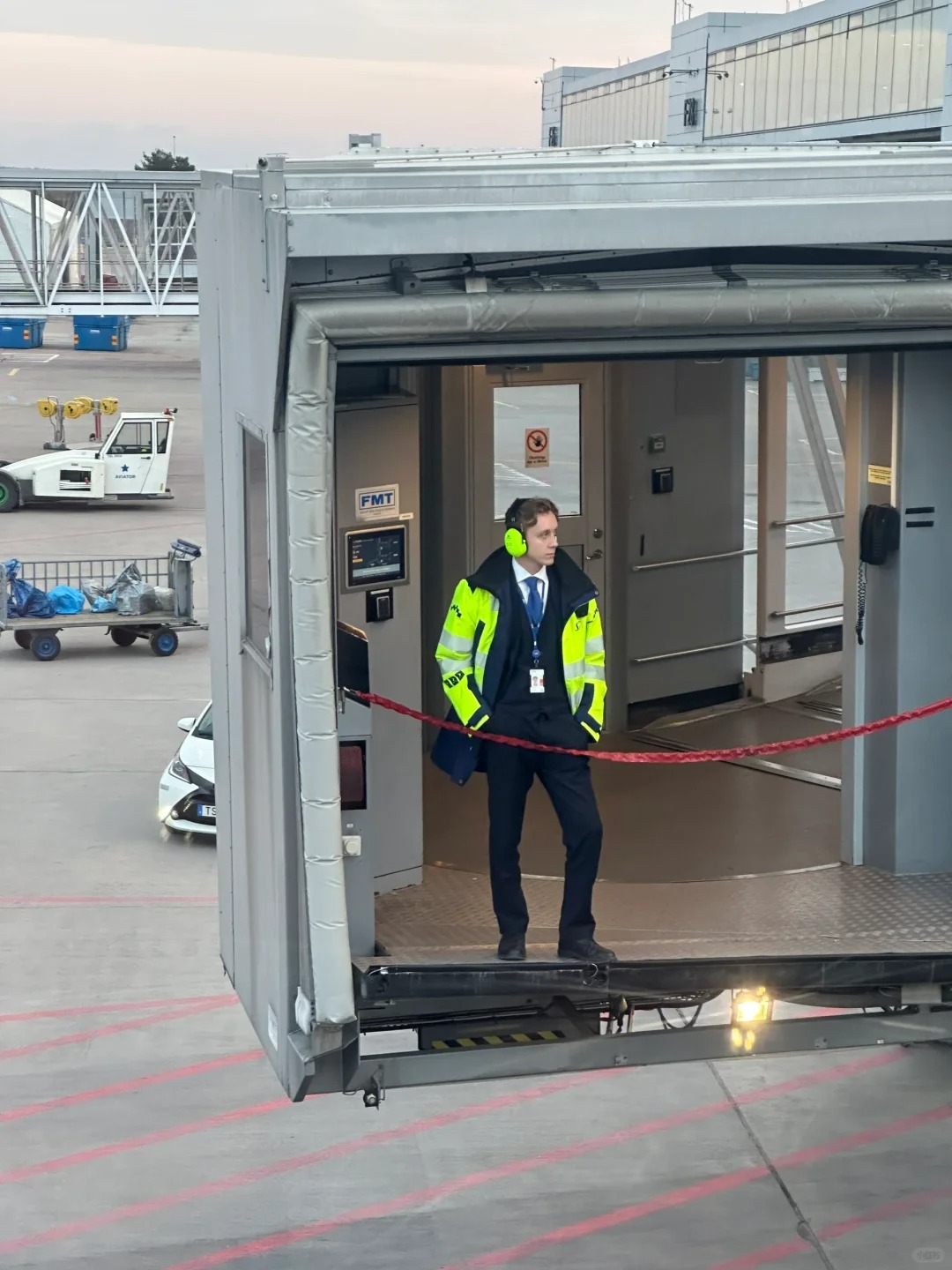 落地看到的第一个北欧人就tm这么帅🫡