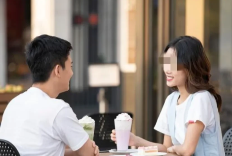 安徽一男子，在相亲第二天，便转给女子148000元彩礼，两人登记结婚，在举行婚礼