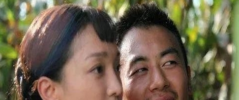 2012年，拍摄《红高粱》时，有一场在高粱地的戏，当160斤的朱亚文，把80斤的