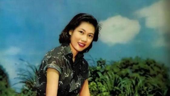 原来他是王馨平的爸爸，谢贤不敢得罪他，难怪当初看不上郑嘉颖！