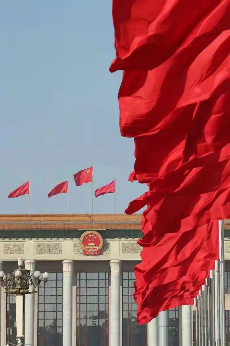 三千五百万同胞的鲜血染红了历史，却换来了今日日本人在华大量建校与养老。这是何等的