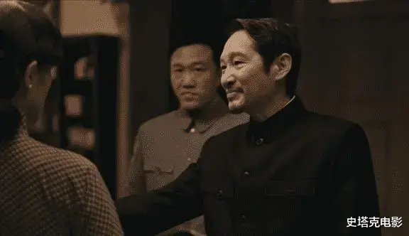 《暗夜与黎明》：好家伙，陈哲远涂口红就算了，看到姚安娜我心情复杂（小说暗夜与黎明在线阅读）-第1张图片-九妖电影