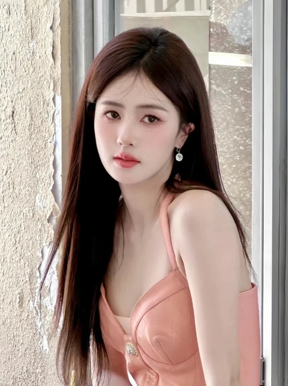 白鹿是一位集美貌与才华于一身的优秀女演员