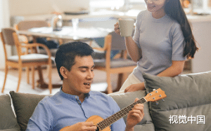 收养了初恋的女儿后，我妈疯狂伤害我讨好她。“既然这样，那这个偏心眼的妈我不要了。”