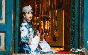 我重生了，却没能阻止他迎娶那个异族女子，在我坟前，他红了眼