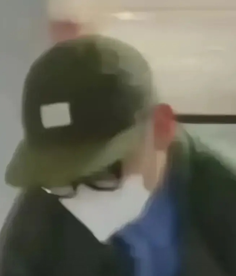 不玩了，具光头夹着尾巴逃回韩国去了，32公斤东西，看样子是没少拿啊？

说好的最