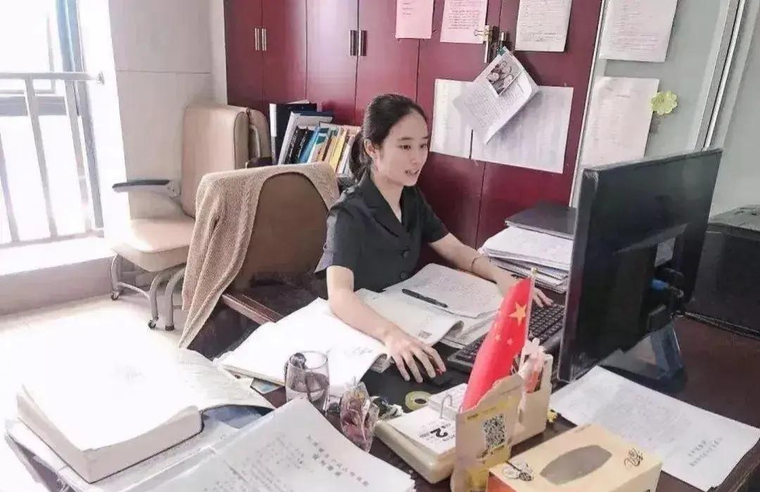 王佳佳，河南漯河的一位女法官，最近因为一起案件的判决原因被害，而这个原因现在越来