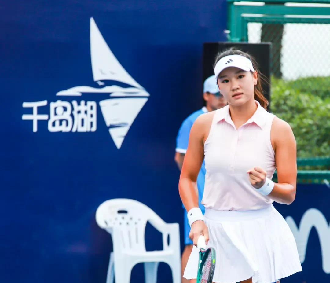郭涵煜挑落2号种子 赛季首进决赛！
WTA500阿德莱德双打半决赛，郭涵煜/帕诺