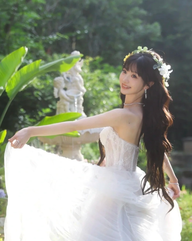 田曦薇——清秀美丽