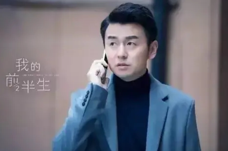 雷佳音获电影电视各大奖项大满贯，是对演艺圈的伤害。
现在评奖有几个奇怪现象，评最