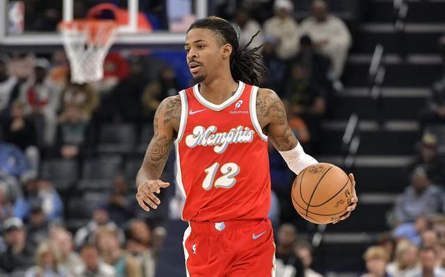 灰熊与鹈鹕的NBA对决原本看似悬殊，却上演了精彩反转。灰熊凭借团队努力和贝恩的引