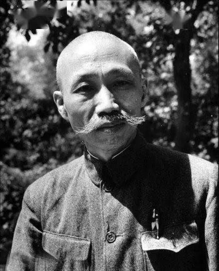 1950年，蒋介石召见谷正伦时，骂道：“我把贵州交给你，你一枪不发就逃跑，还把军
