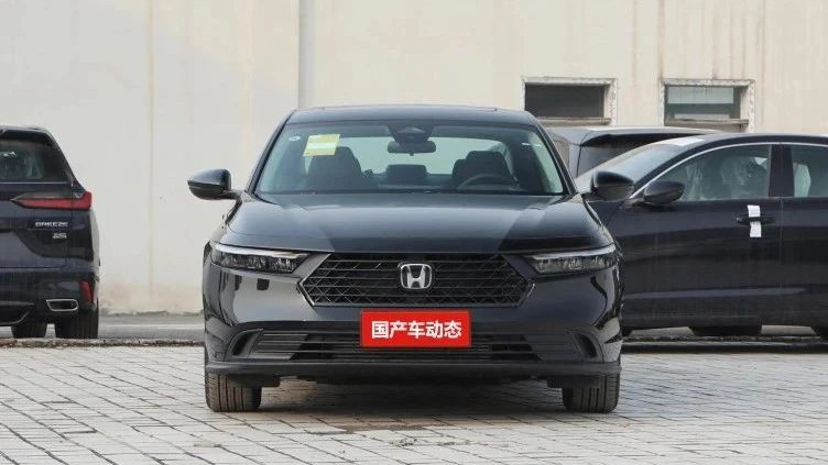 20万级B级车之王，选本田雅阁还是丰田凯美瑞？