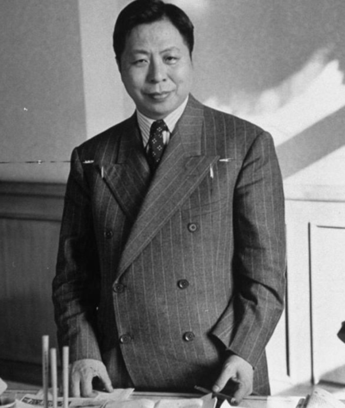 1939年，孔祥熙23岁长子，不但沉溺于酒色，甚至还想要娶母亲的朋友惊闻此讯，老