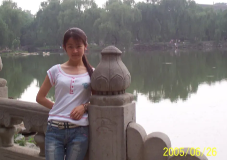 加州大火后，传来个挺受瞩目的消息，北大的传奇天才胡懿娟从美国回来了。
 
加州大