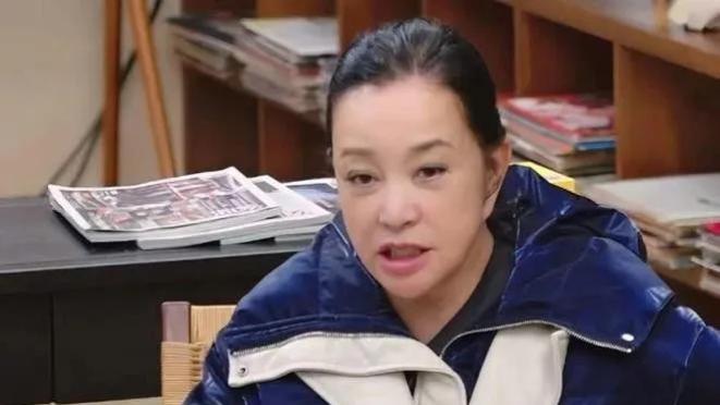 看了74岁刘晓庆的食量，就知道她健步如飞的原因